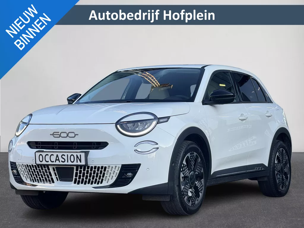 Fiat 600 1.2 Hybrid La Prima | Leer | ACC | Stoelverwarming | Massage | Clima | Camera | Navi | Elektrische achterklep | ( Vestiging - Vianen )