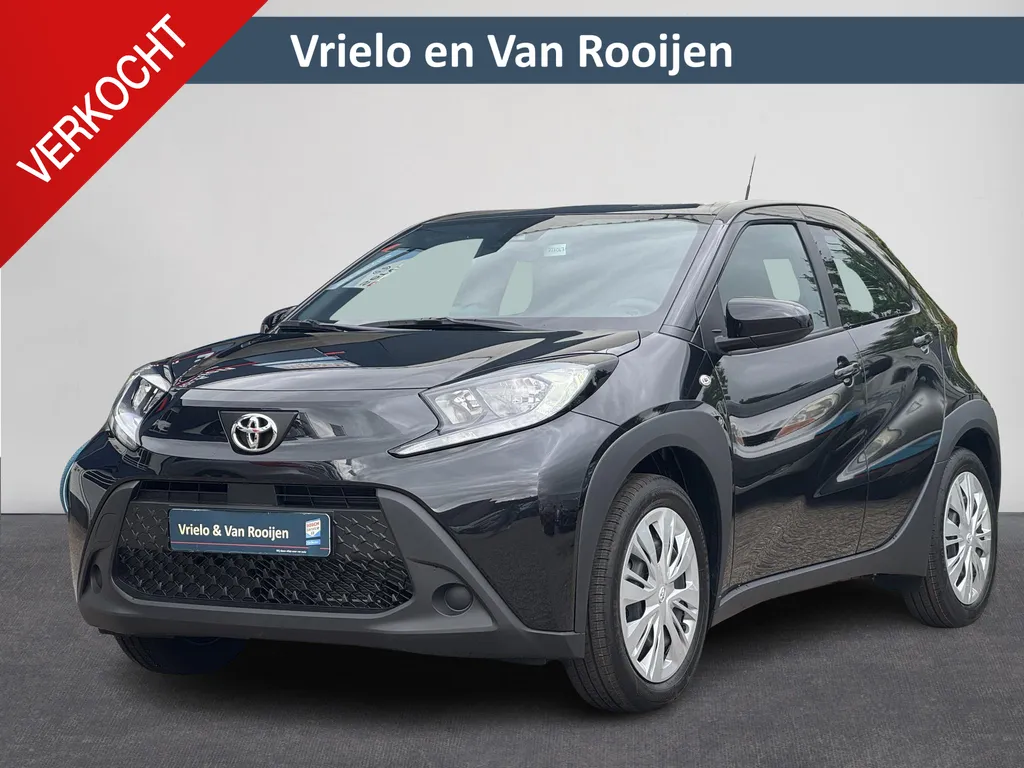 Toyota Aygo X 1.0 VVT-i MT Play | NIEUW! | Airco | ACC | Camera | Stoelverwarming | DAB | ( Vestiging - Nieuwegein )