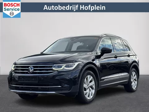 Volkswagen Tiguan 1.5 TSI Elegance Automaat 7 | Cruise control adaptief | Digitaal Dashboard | ACC | Carplay | Navi | Parkeersensor voor/achter | Winter-Pakket | 18&quot; LM velgen| All Season banden ( Vestiging - Vianen )