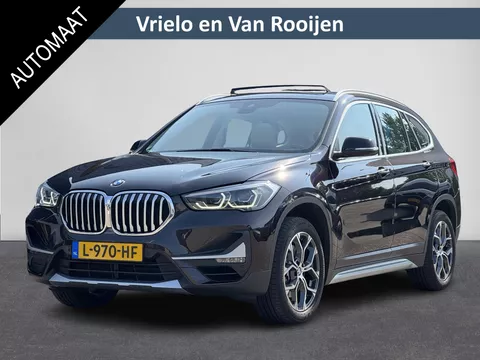 BMW X1 sDrive20i High Executive Edition | Trekhaak | Pano | Navigatie | LED | Airco-Ecc | LM-Velgen |Stoelverwarming | Camera | ( Vestiging - Nieuwegein )